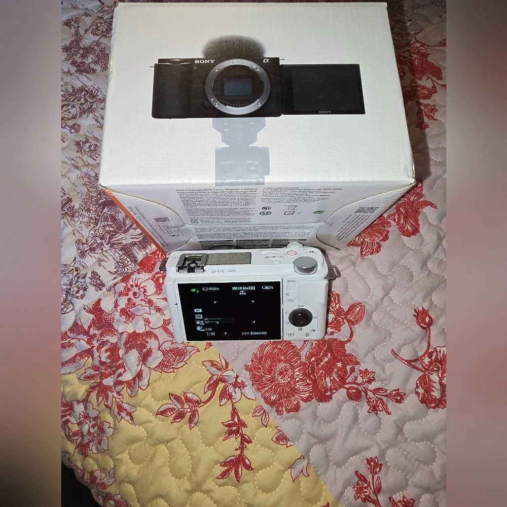 BRAND NEW Sony ZV-E10 Mirrorless camera (NO LENS)